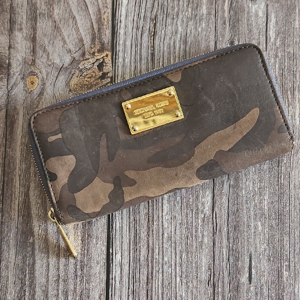 SALE! Rare Michael Kors Brown Camouflage Wallet